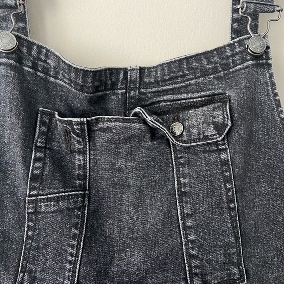 Free People We the Free Overalls Curvy fit Size 34 black raw hem - Picture 6 of 15